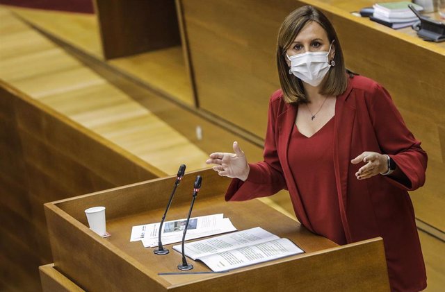 La portavoz del PP en Les Corts, Maria José Catalá, interviene en Les Corts.