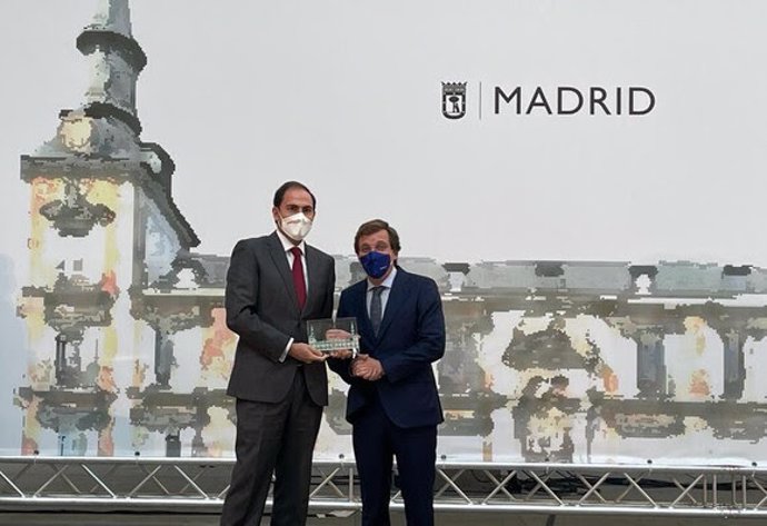 Iberia galardonada por el Ayuntamiento de Madrid por su trayectoria