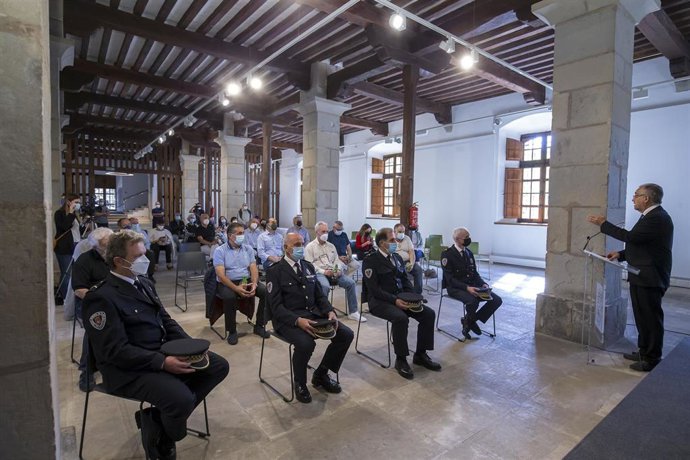 Homenaje a los 25 agentes de Policía Municipal de Pamplona jubilados durante los dos últimos años