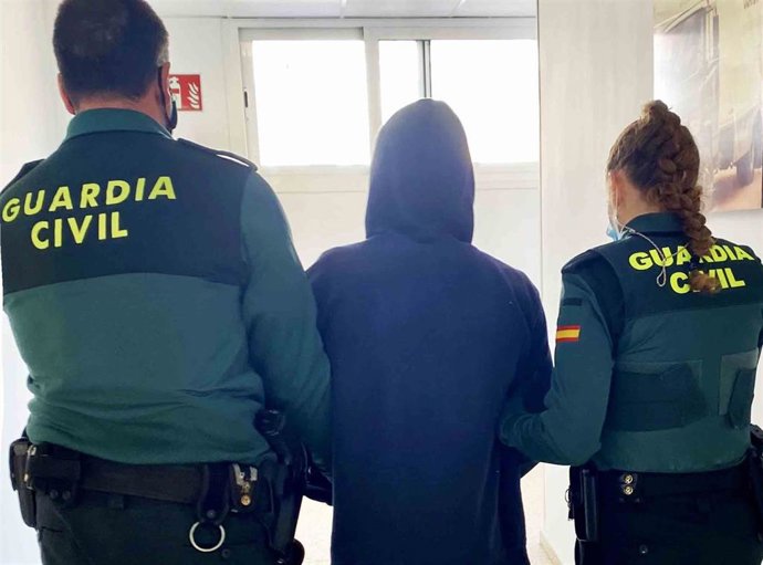 Archivo - Detenido en Ibiza por un presunto delito contra la salud pública al ser sorprendido con numerosas drogas