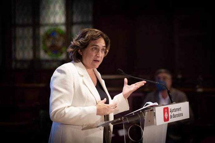 La alcaldesa de Barcelona, Ada Colau, interviene en la Mesa de Emergencia Climática, a 16 de septiembre de 2021, en Barcelona, Cataluña, (España). 