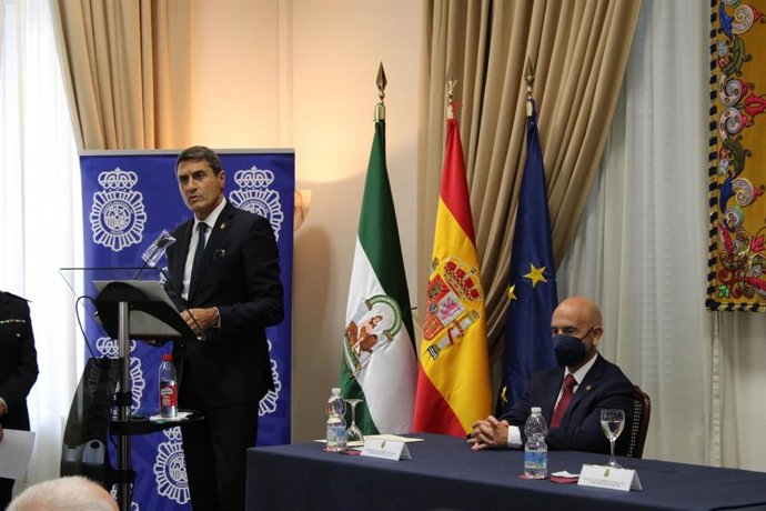 El delegado del Gobierno en Andalucía, Pedro Fernández, en acto de toma de posesión del comisario provincial