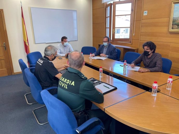 Alcalde de Villaviciosa de Odón, Raúl Martín, se reúne con Policía Local y Guardia Civil para recabar información sobre los sucesos del sábado
