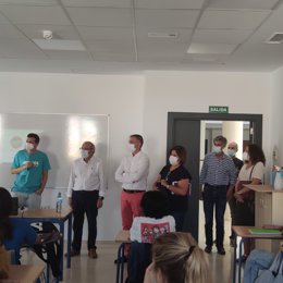 Jiménez visita el IES Puebla de Vícar, en Almería