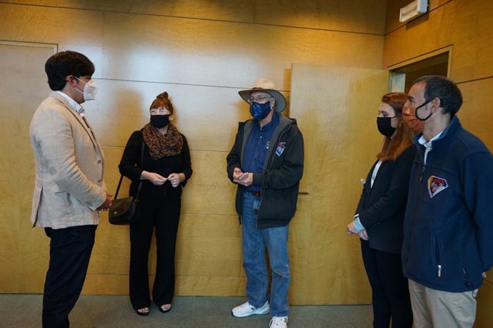 Borja Sánchez, a la izquierda