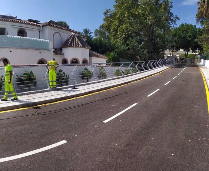 Nuevo vial ejecutado por el Ayuntamiento de Estepona para conectar zonas del municipio sin tener que incorporarse a la autovía