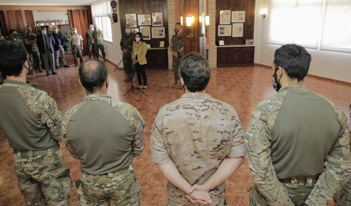 La ministra de Defensa, Margarita Robles, interviene durante su visita el mando de Operaciones Especiales en el barrio de Rabasa, a 27 de septiembre de 2021, en Alicante, Comunidad Valenciana (España). 