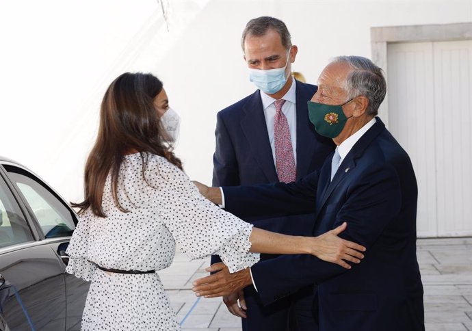 Los Reyes Felipe y Letizia junto con el presidente de Portugal, Marcelo Rebelo de Sousa
