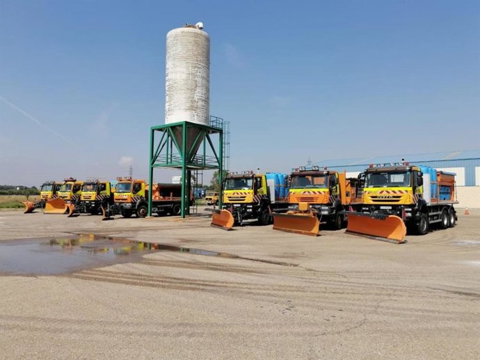 Vehículos de conservación de carreteras del Mitma.