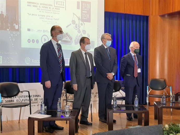 El presidente del Puerto y el alcalde durante la inauguración de la conferencia