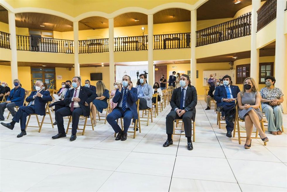 El diputado de Turismo, Fernando Giménez, participa en la presentación del proyecto Orígenes y los actos con motivo del Día Mundial del Turismo en Roquetas de Mar