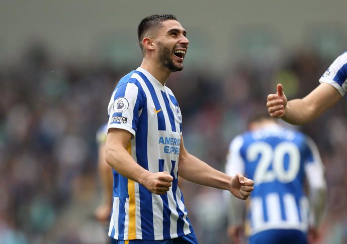 19 September 2021, United Kingdom, Brighton: Brighton and Hove Albion's Neal Maupay celebrates scoring his side's first goal during the English Premier League soccer match between Brighton & Hove Albion and Leicester City at the AMEX Stadium. Photo: Ste