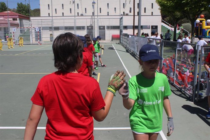 Imagen de archivo de actividad deportiva en un colegio