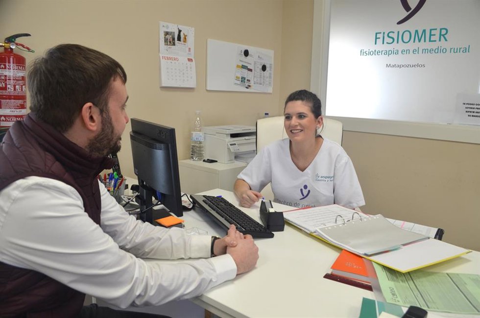 Archivo - Imagen de Aspaym sobre el servicio Fisiomer.