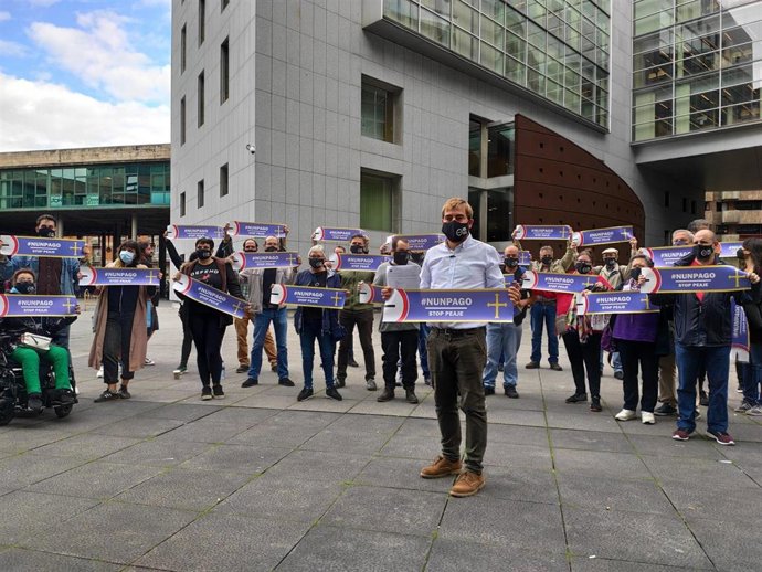 Concentración contra el peaje del Huerna.
