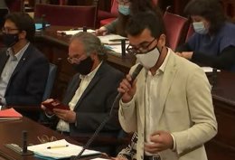 El conseller de Fondos Europeos, Universidad y Cultura, Miquel Company, en el Parlament.