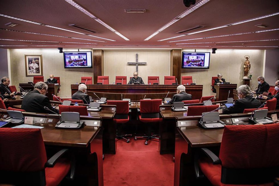 Los obispos en la reunión de la Comisión Permanente de la Conferencia Episcopal Española.