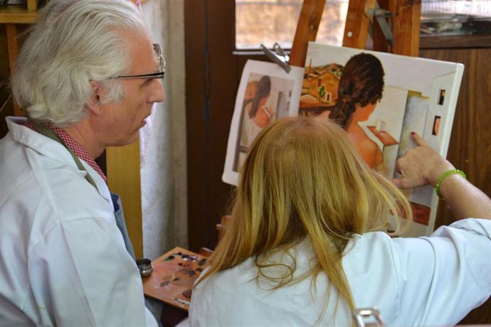 Una imagen de uno de los cursos del Centro de Oficios.