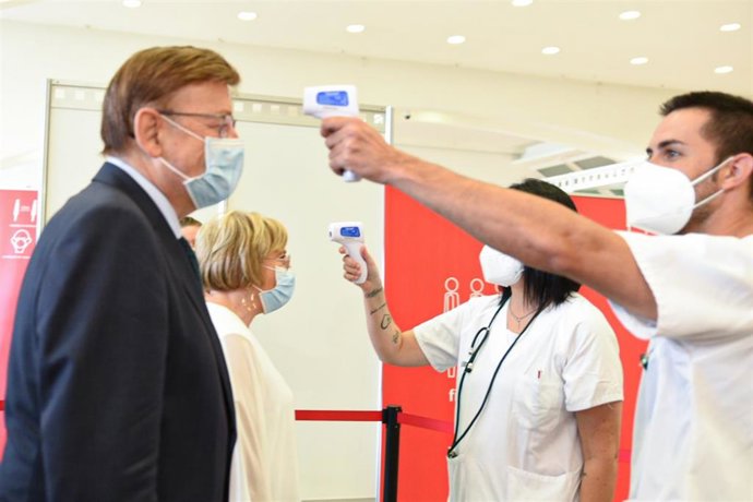 Ximo Puig y Ana Barceló en el acto de cierre de los vacunódromos