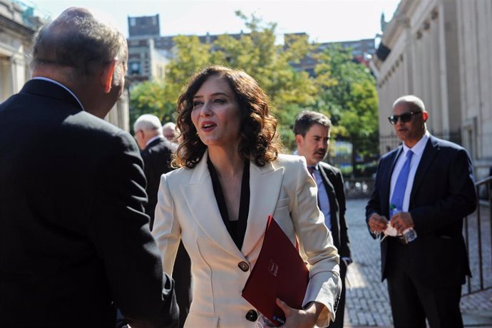 La presidenta de la Comunidad de Madrid, Isabel Díaz Ayuso, a su llegada a una reunión en la sede de la Hispanic Society