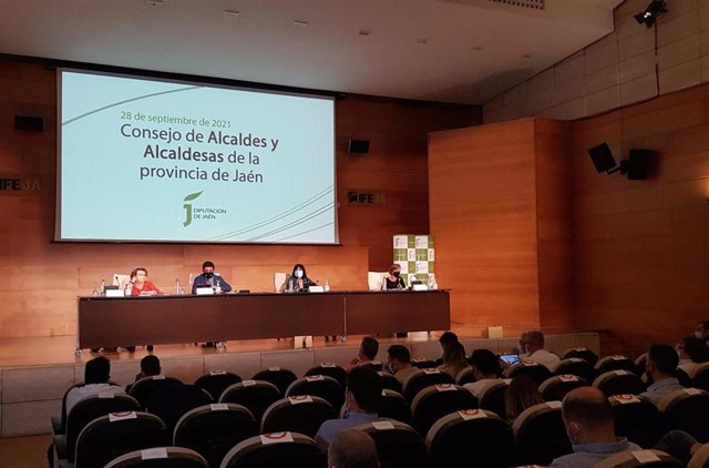 Reunión del Consejo de Alcaldes y Alcaldesas de la Diputación de Jaén.