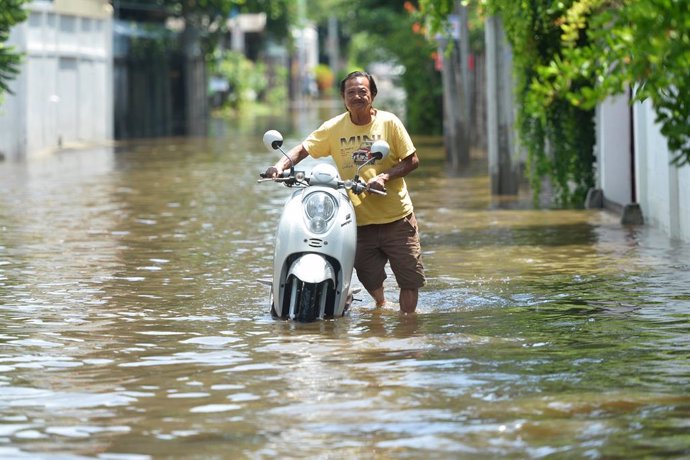 Archivo - Imagen de archivo de inundaciones en Tailandia.