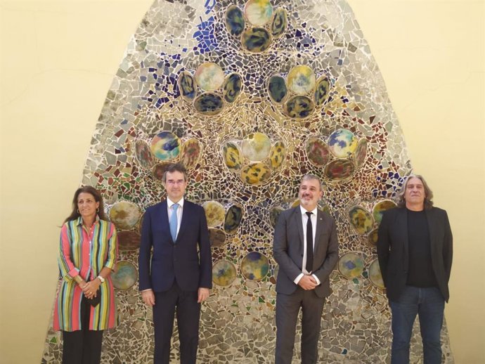 La directora general de Turisme de Barcelona, Marian Muro;  el presidente de Turisme de Barcelona, Eduard Torres;  el primer teniente de alcalde de Barcelona, Jaume Collboni; y el concejal de Turismo e Industrias Creativas, Xavier Marcé, este martes.