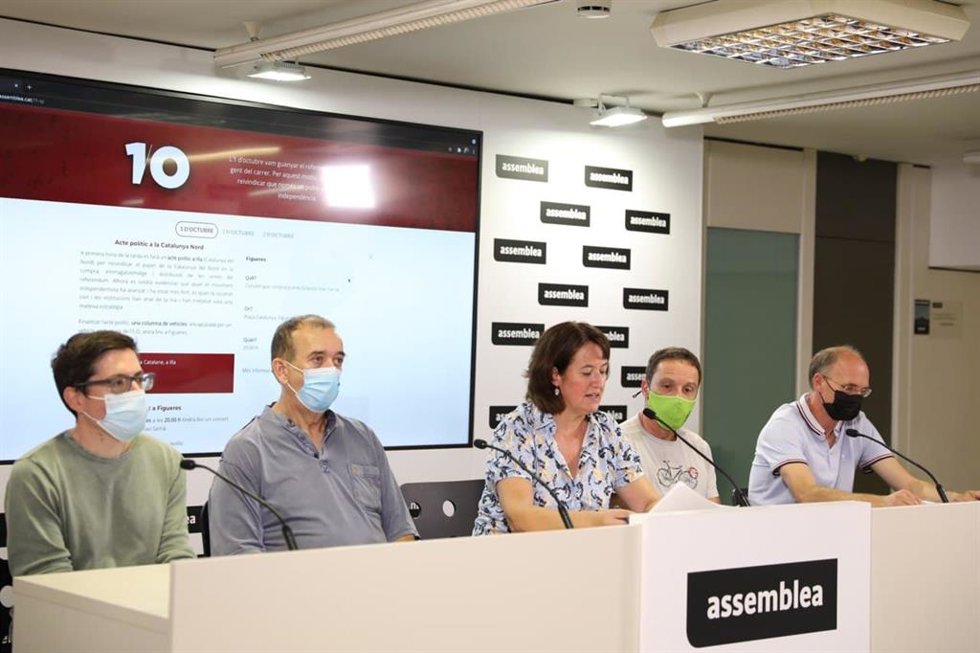 Elisenda Paluzie, pta de la ANC; .Jordi Alsina, secretario nacional; Francesc Queralt,  coordinador de la asamblea territorial d'Alcanar.; Geroni Salvador, Decidim (Com.Valenciana) y Tavi Casellas, coordinador de la asamblea territorial de Girona