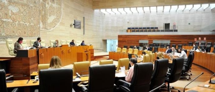 Reunión de la Junta de Portavoces para fijar el orden del día del pleno del 30 de septiembre en la Asamblea de Extremadura