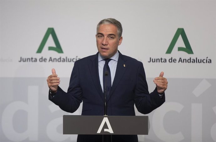 El consejero de Presidencia, Elías Bendodo, durante su intervención en rueda de prensa posterior a la reunión del Consejo de Gobierno de la Junta de Andalucía. A 28 de septiembre de 2021, en Sevilla (Andalucía, España).