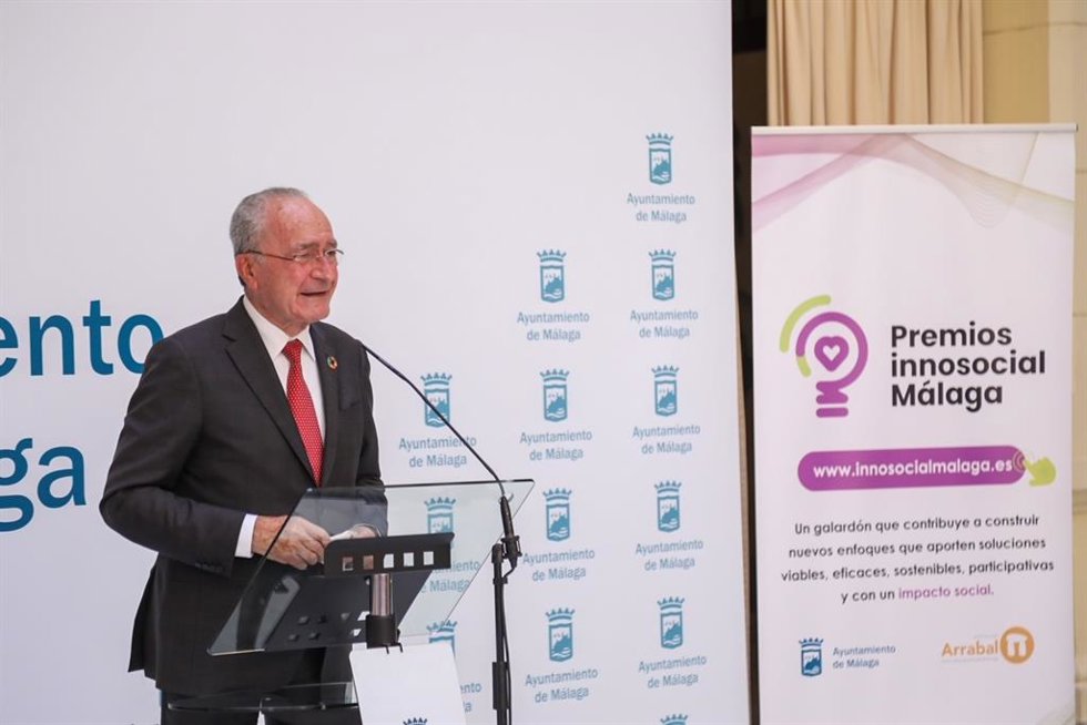Archivo - El alcalde de Maálga, Francisco de la Torre, en una rueda de prensa