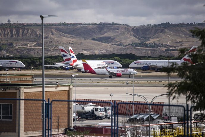 Varios aviones en el aeropuerto Adolfo Suárez Madrid-Barajas.