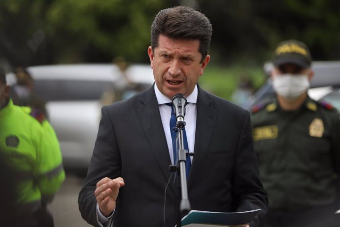 31 August 2021, Colombia, Bogota: Colombian Defense Minister Diego Molano speaks during the funeral of patrolman Luis Edilberto Ocampo Ramos, who was killed in the El Triangulo sector of the Suba district when he and his colleagues from the CAI Rincón w