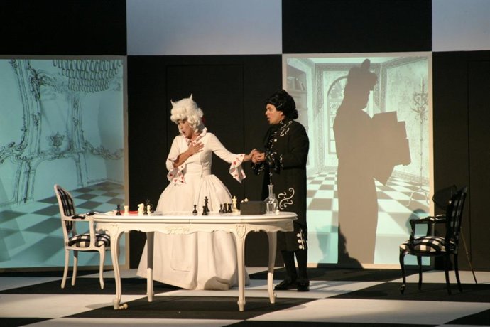 El curso de iniciación a la ópera 'Les Arts a La Nau' ofrece asistir a conferencias y funciones en directo