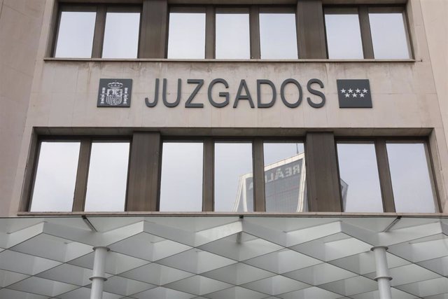 Archivo - Entrada de los Juzgados de Plaza de Castilla.