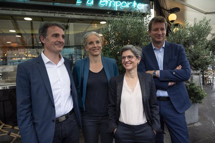 Yannick Jadot y Sandrine Rousseau precandidatos presidenciales del partido Europa Ecología-Los Verdes (EELV) para las elecciones de 2022 en Francia