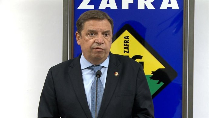 El ministro de Agricultura, Luis Planas, en la Feria Ganadera de Zafra 2021