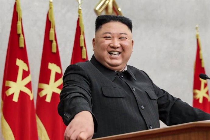 Archivo - HANDOUT - 08 February 2021, North Korea, Pyongyang: A picture provided by the North Korean state news agency (KCNA) on 09 February 2021, shows North Korean Leader Kim Jong-un reacting during the second plenary meeting of the central committee 