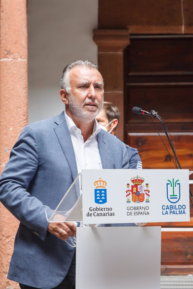 El presidente del Gobierno de Canarias, Ángel Víctor Torres, en una intervención sobre la situación del volcán en La Palma