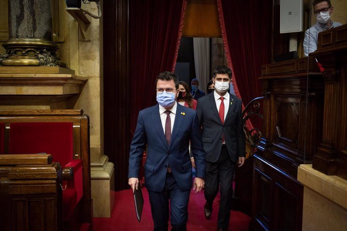 El president de la Generalitat, Pere Aragons (i) y el vicepresidente de la Generalitat, Jordi Puigneró (d). Foto de archivo.