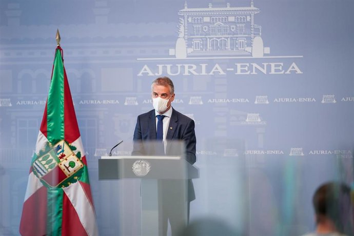 Archivo - El Lehendakari, Iñigo Urkullu, durante una rueda de prensa posterior a la reunión del Consejo asesor del LABI, a 22 de julio de 2021, en Vitoria, Álava, Euskadi (España). El Consejo Asesor del Plan de Protección Civil de Euskadi (LABI) ha esta