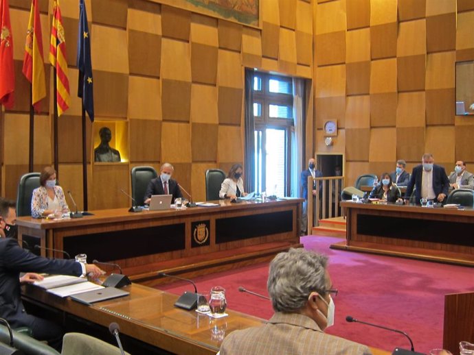 Pleno del Ayuntamiento de Zaragoza desde la bancada de VOX