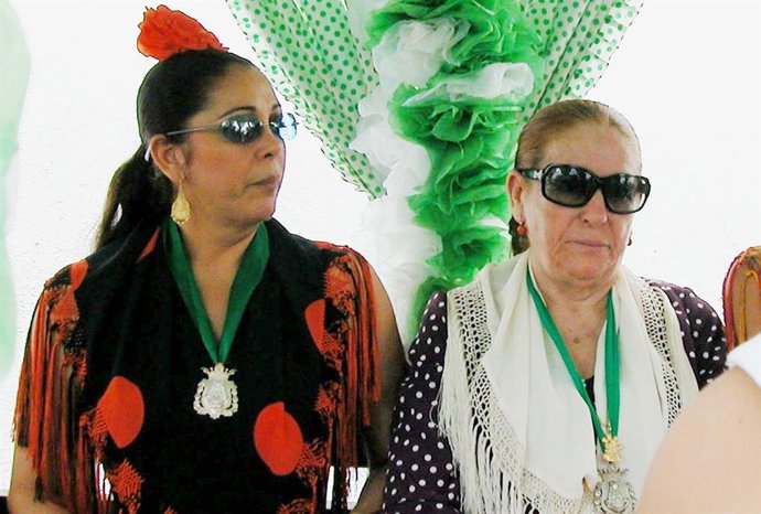 Archivo - ISABEL PANTOJA AL LADO DE SU MADRE, DOÑA ANA
