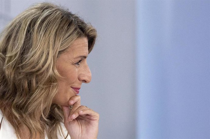 La vicepresidenta segunda y ministra de Trabajo y Economía Social, Yolanda Díaz, comparece en rueda de prensa posterior al Consejo de Ministros celebrado en Moncloa, a 28 de septiembre de 2021, en Madrid, (España). 