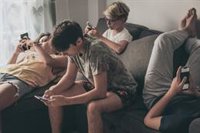 ¿Por qué los adolescentes pasan tanto tiempo en las redes sociales? Nos lo cuentan en primera persona