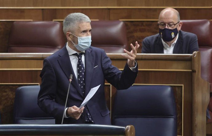 El ministro de Interior, Fernando Grande-Marlaska, interviene en una sesión de control al Gobierno en el Congreso 