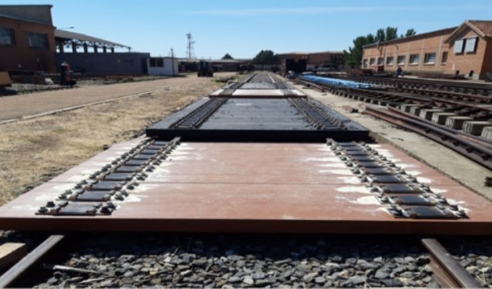 Archivo - Traviesas plásticas y sintéticas