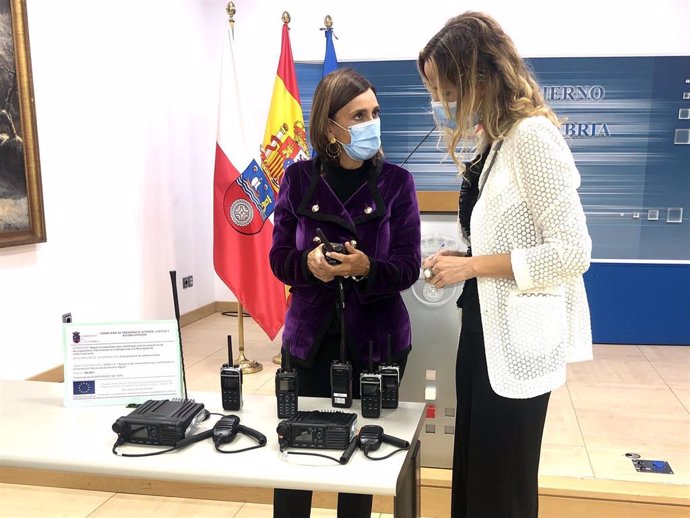 Paula Fernández y Jezabel Morán presentan la nueva red digital de comunicaciones que tendrá Cantabria