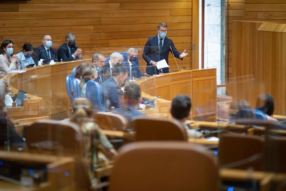 El presidente da Xunta, Alberto Núñez Feijóo, interviene en la sesión de control. Foto de archivo.
