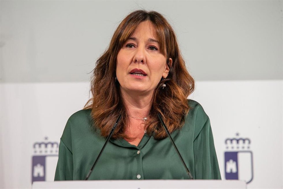La consejera de Igualdad y portavoz del Gobierno regional, Blanca Fernández, comparece en rueda de prensa, en el Palacio de Fuensalida, para informar sobre los acuerdos del Consejo de Gobierno